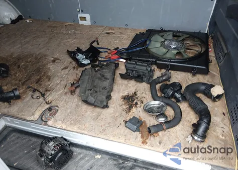 2015 Mercedes-Benz Sprinter 2500 High Roof из США, поврежденный, VIN WD3PE8CC6FP131402